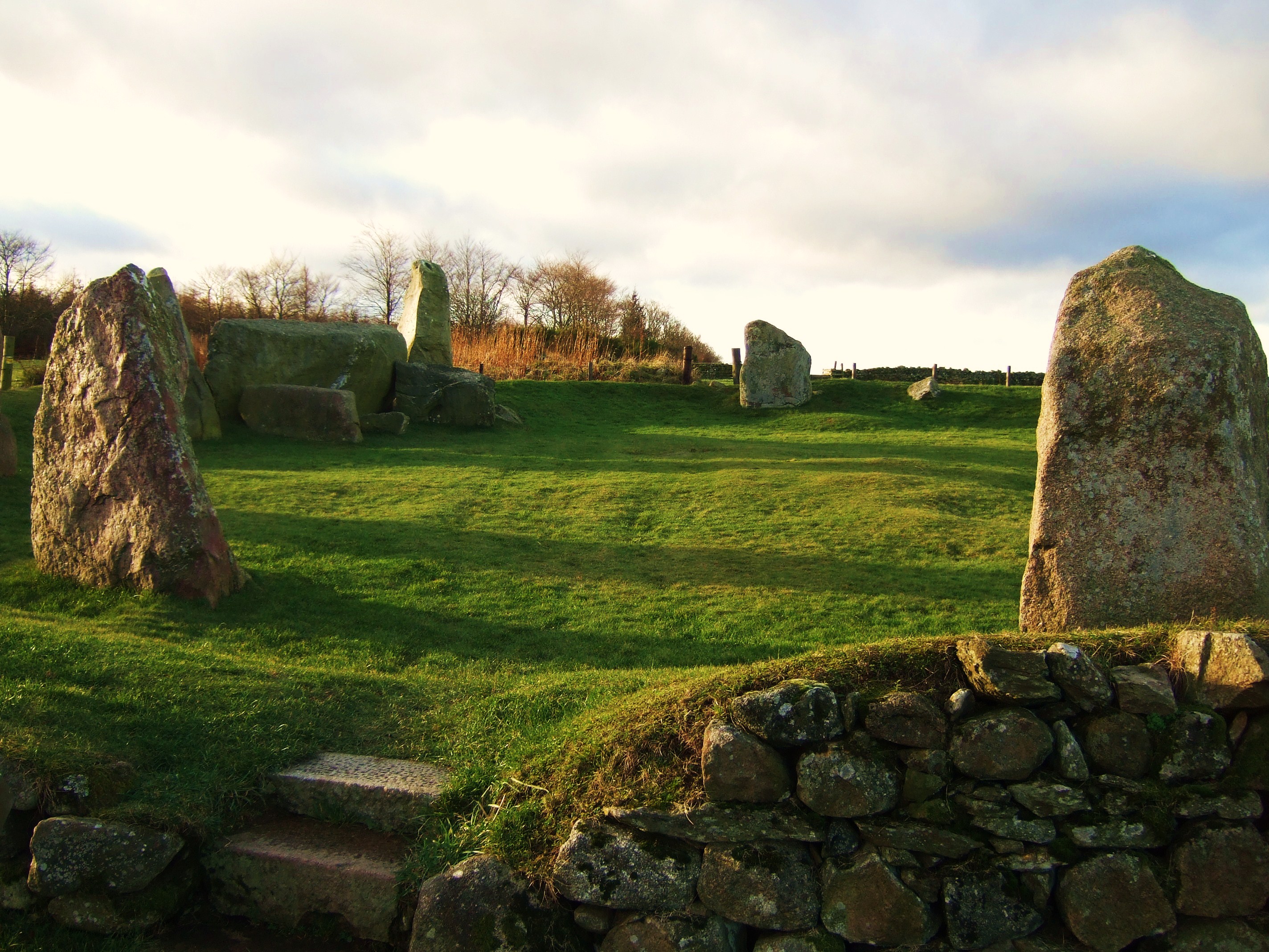 25dec2011-east-aquithories-stone-circle-2.jpg
