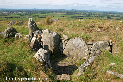 IMG_2773_loughcrew_cairn_u.jpg