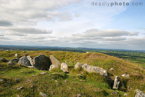 IMG_2832_loughcrew_cairn_u.jpg