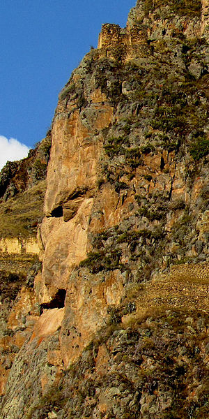 Ollantaytambo_Tunupa_monument-copyright-D.-Gordon-E.-Robertson-2011.jpg